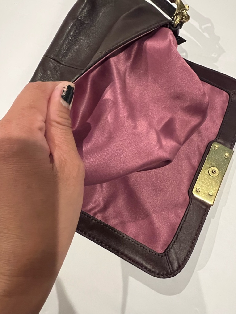 Coach dark Brown Leather Large wristlet Clutch with Gold Hardware - Picture 4 of 8